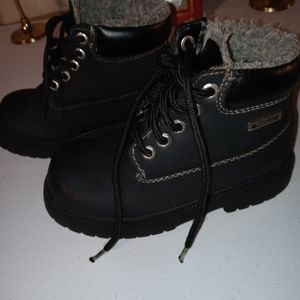 size 11 waterproof skid resistant boots smart fit